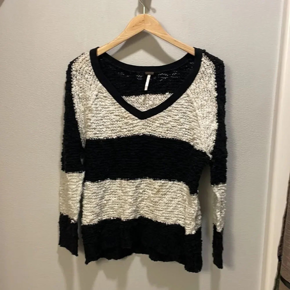 FREE People woman’s black and white sweater - Picture 2 of 11